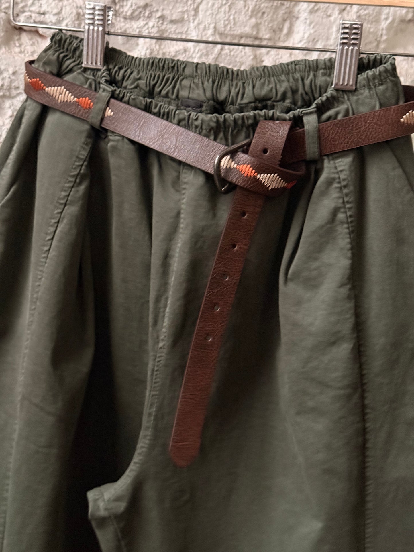 Pantalón Globo Bolsillos con Cinturón