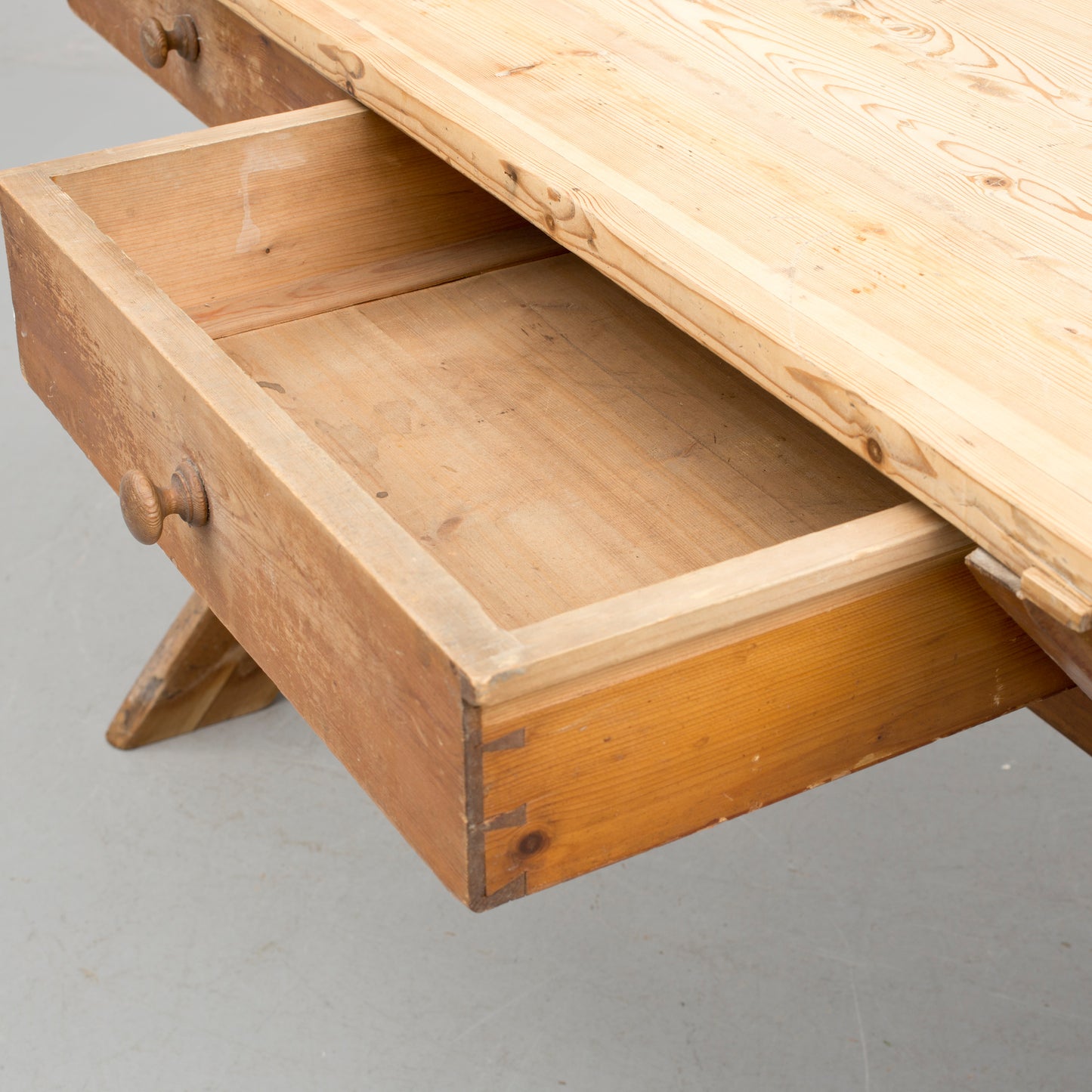 Mesa Caballete Suecia S. XVIII